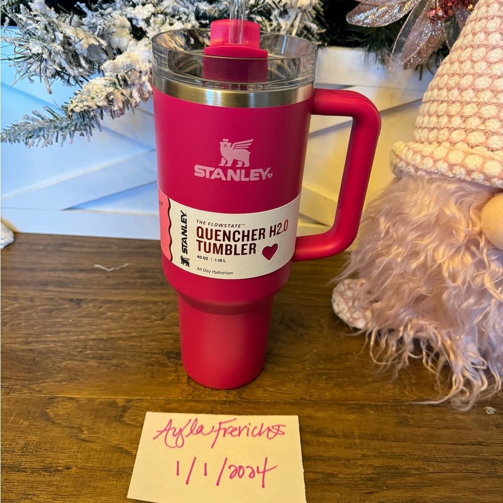 Stanley - LIMITED EDITION- Valentines Drop - Cosmo Pink - NWT - no damage 40oz